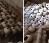 During the excavations appeared more than a hundred 17th century amphoras, most of them very fragmented. Their purpose was to serve as an insulation forming an air chamber. Some of them are currently located in different rooms of the Hotel.